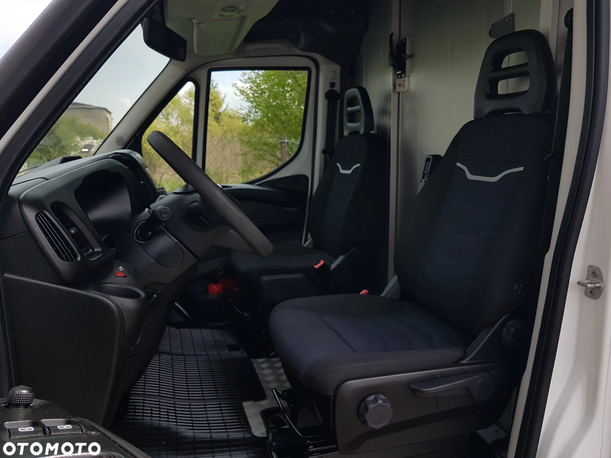 Iveco DAILY KONTENER NISKOPODŁOGOWY 4,43x2,23x2,42 SKLEP FOODTRUCK BAR KLIMA KONIOWÓZ KAMPER - 7