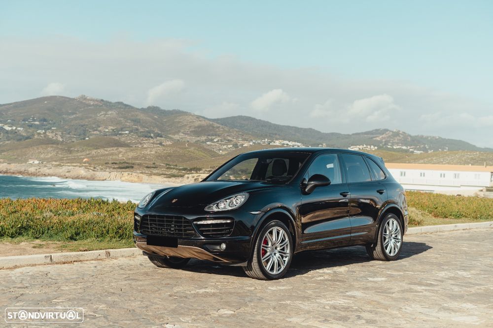 Porsche Cayenne Turbo - 2