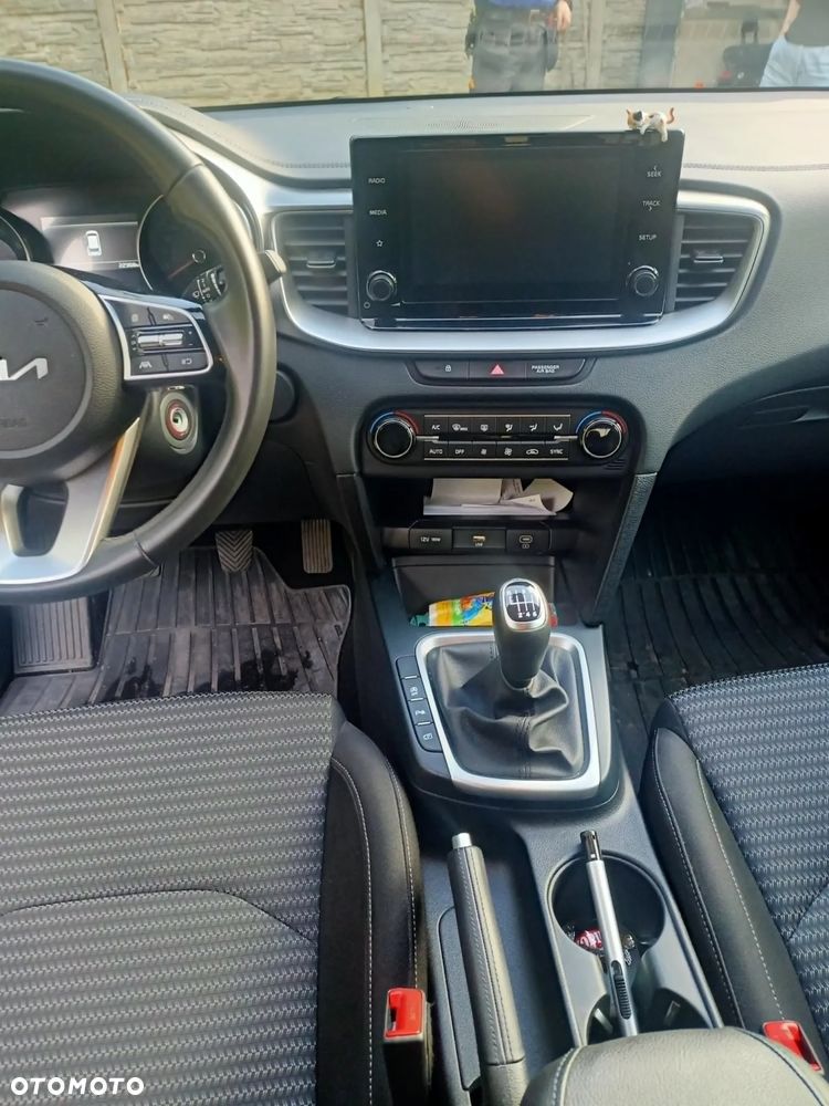 Kia Ceed - 8