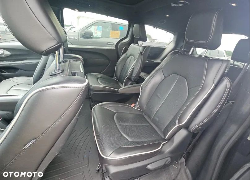 Chrysler Pacifica - 11