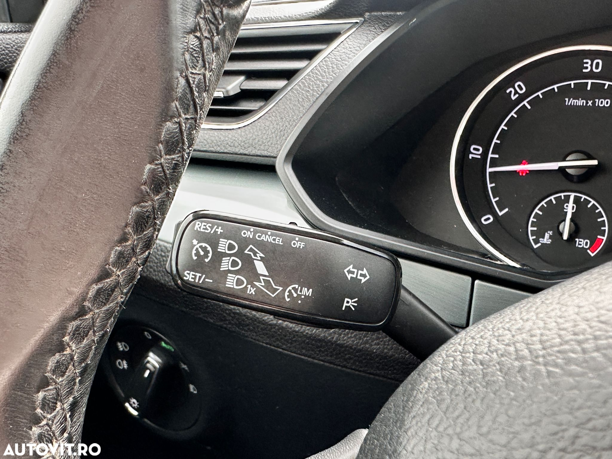 Skoda Superb 2.0 TDI DSG Ambition - 26