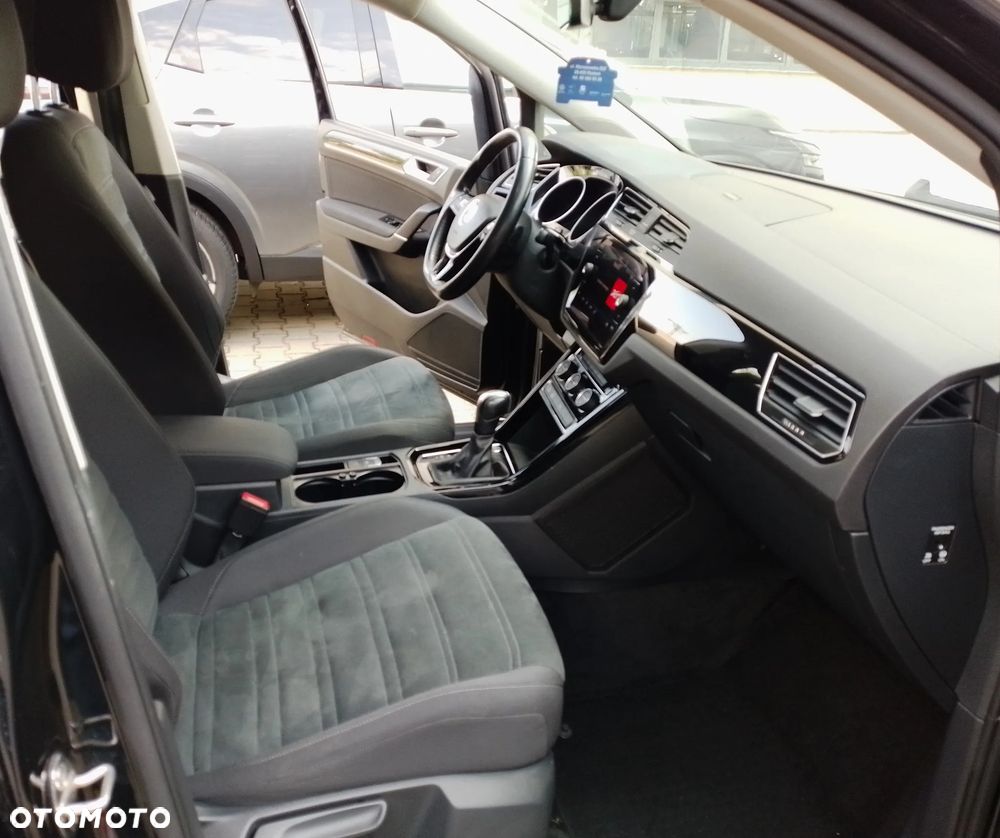 Volkswagen Touran 2.0 TDI BMT Highline DSG - 32
