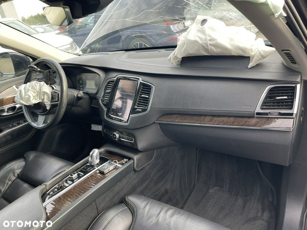 Volvo XC 90 T8 AWD Plug-In Hybrid Inscription 7os - 12