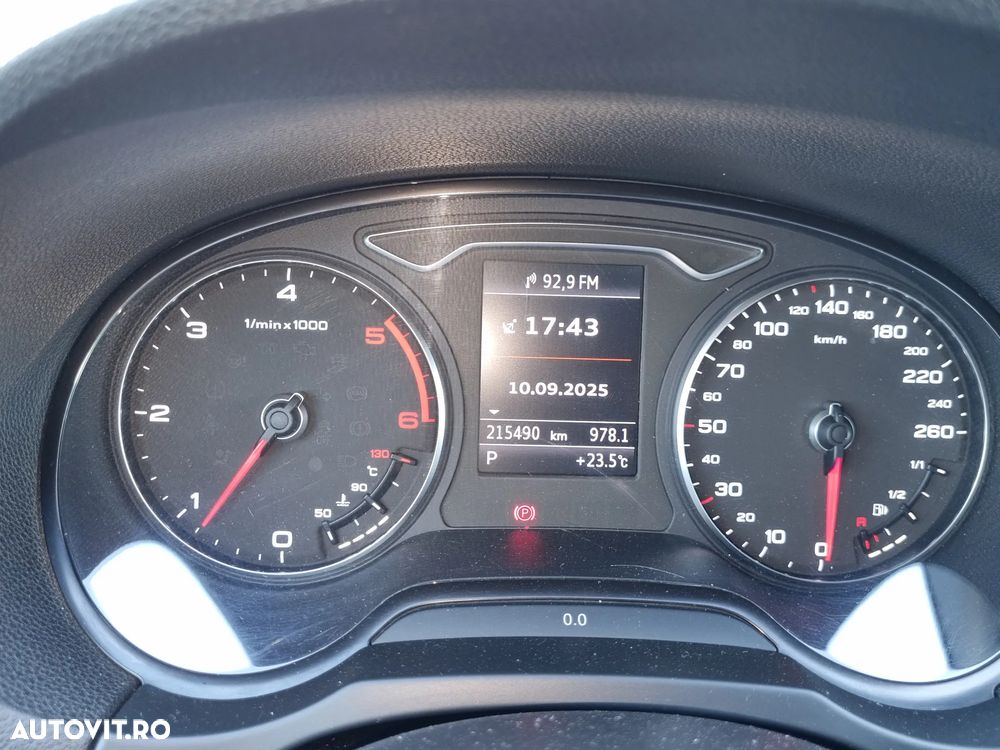Audi A3 2.0 TDI Sportback (clean diesel) quattro S tronic S line Sportpaket - 37
