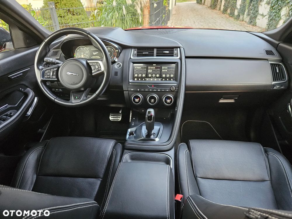 Jaguar E-Pace - 16