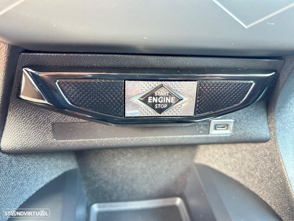 DS DS3 1.2 PureTech Performance Line EAT8 - 33