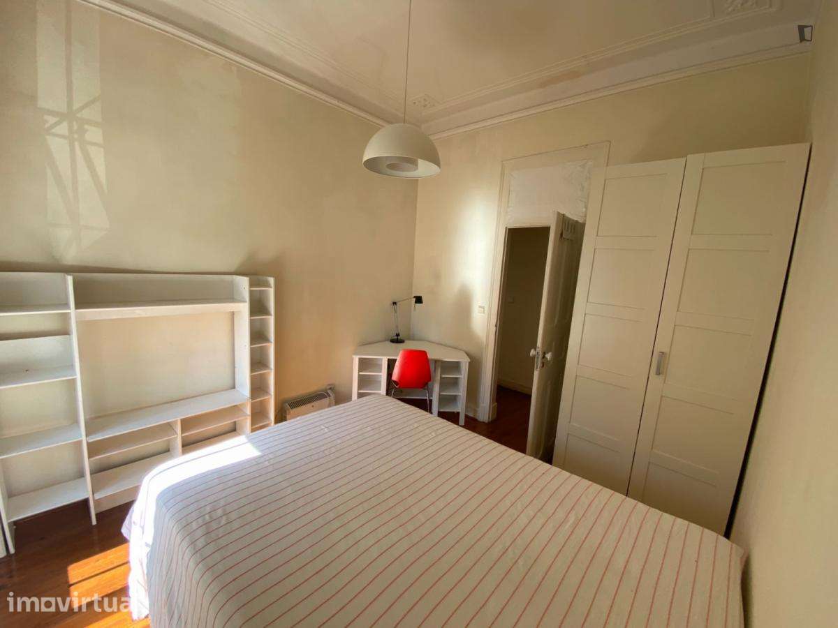 Quarto - localizado em Intendente Lisbon - Grande imagem: 4/44