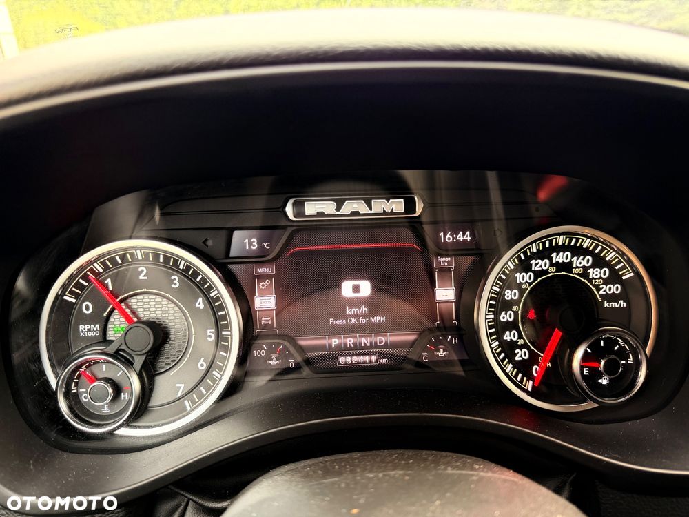 RAM 1500 Crew Cab Shortbed Bighorn - 18