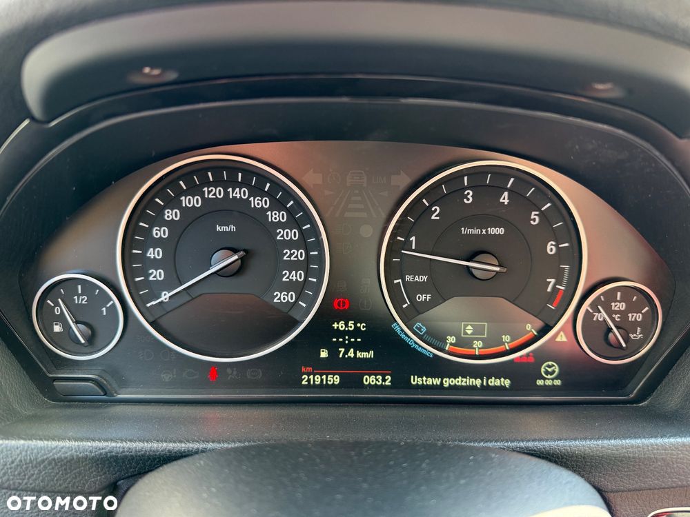 BMW Seria 3 320i - 14