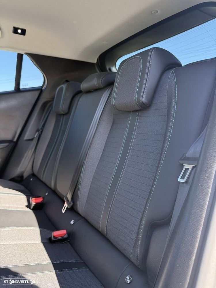 Peugeot 2008 1.2 PureTech Allure Pack EAT8 - 9