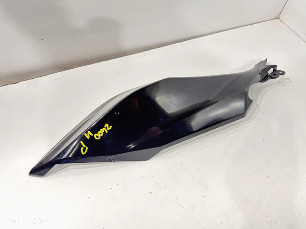Boczek tył P zadupek   Kawasaki Z400 Z 400  18-24r