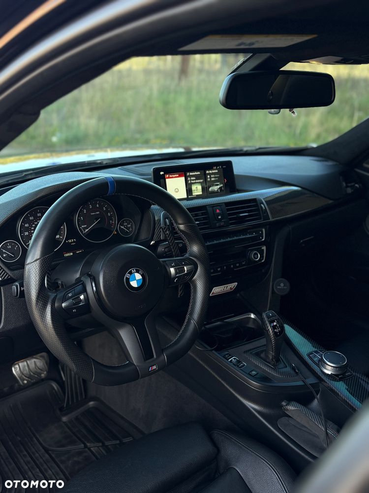 BMW Seria 3 335i - 24