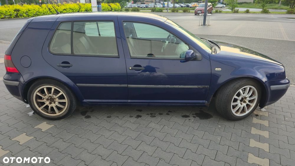 Volkswagen Golf 1.6 Basis - 3