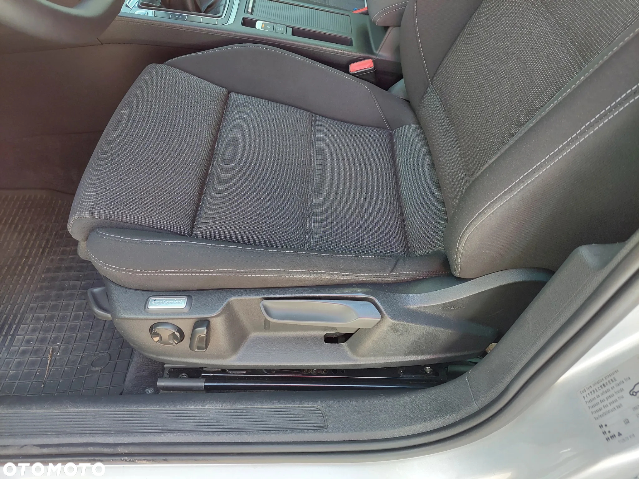 Volkswagen Passat 2.0 TDI BMT Comfortline - 8