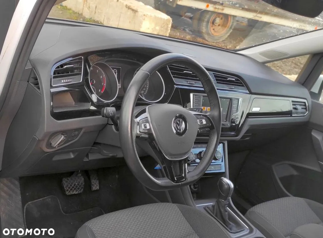 Volkswagen Touran 1.6 TDI SCR (BlueMotion Technology) DSG Trendline - 10