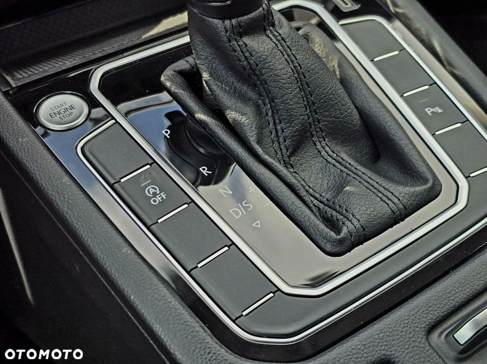 Volkswagen Passat - 13