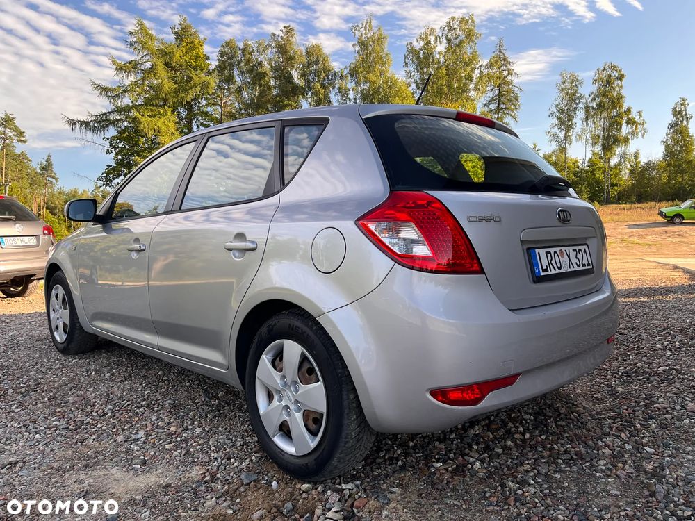 Kia Ceed 1.4 Comfort + - 12