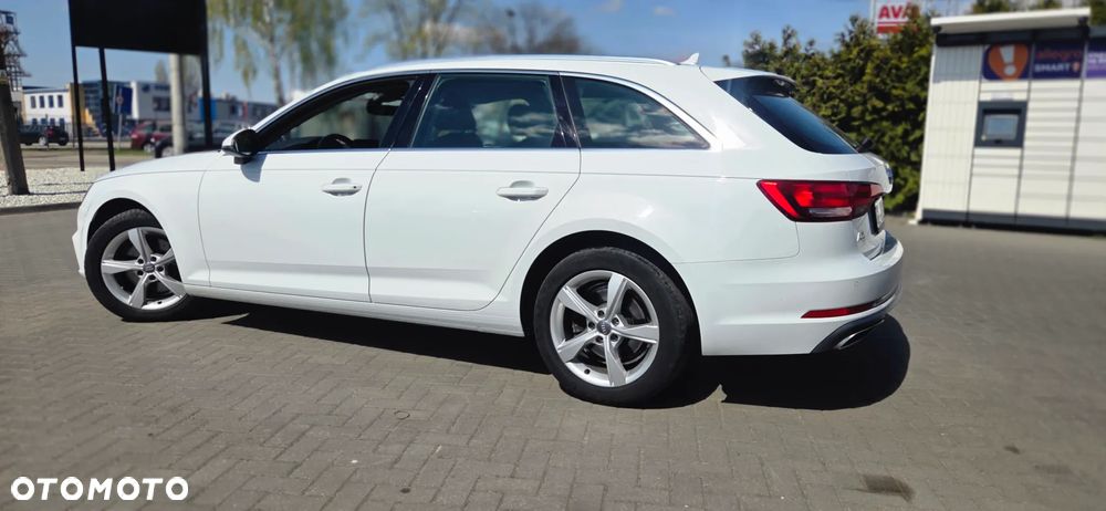 Audi A4 Avant 40 TFSI S tronic - 9