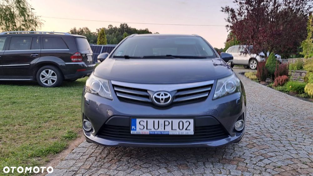 Toyota Avensis 1.8 Premium - 1