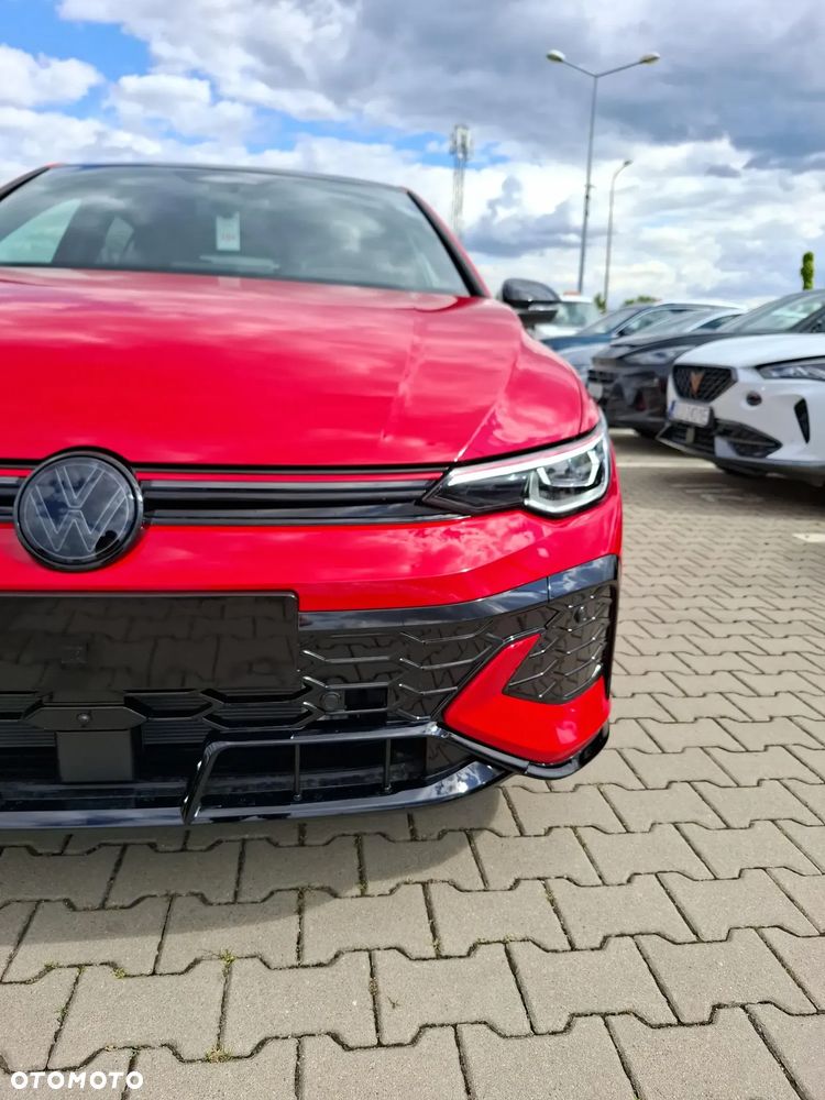 Volkswagen Golf - 10
