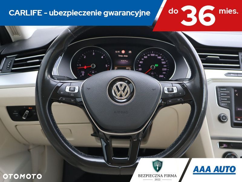 Volkswagen Passat - 19