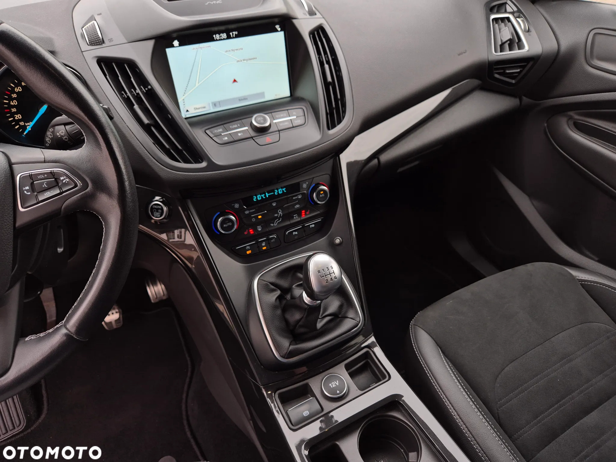 Ford Kuga 2.0 TDCi 4x2 ST-Line - 28
