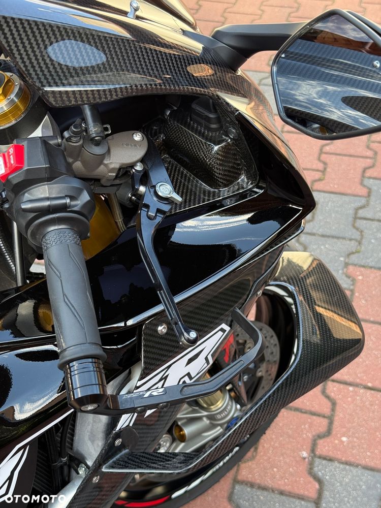 Yamaha R1 - 10