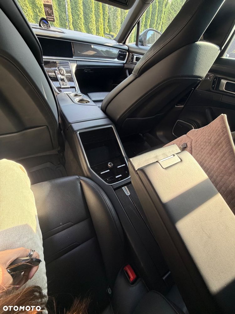 Porsche Panamera - 18