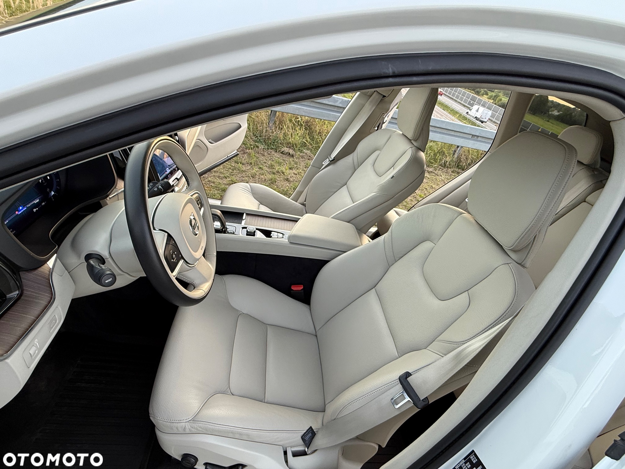 Volvo XC 60 B5 B AWD Geartronic Momentum Pro - 13