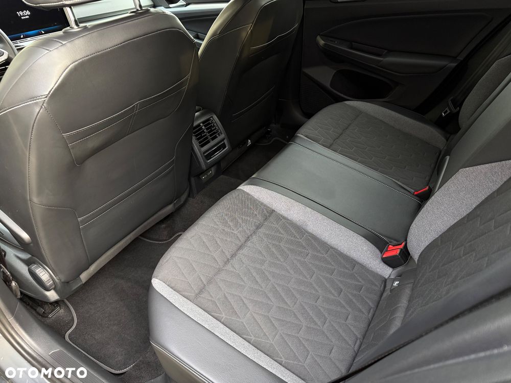 Volkswagen Golf 1.5 eTSI mHEV Special Edition DSG - 6