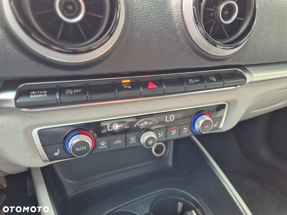 Audi A3 Sportback 2.0 TDI Ambiente - 14