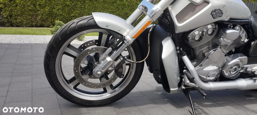Harley-Davidson V-Rod Muscle - 11