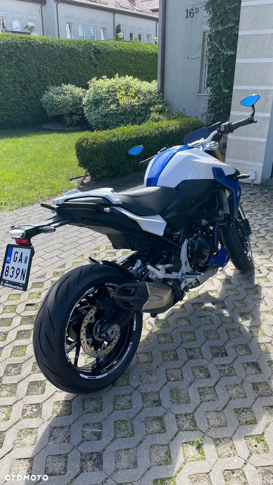 BMW F - 5