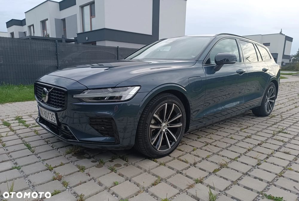 Volvo V60 T8 AWD Plug-In Hybrid Plus Dark - 1