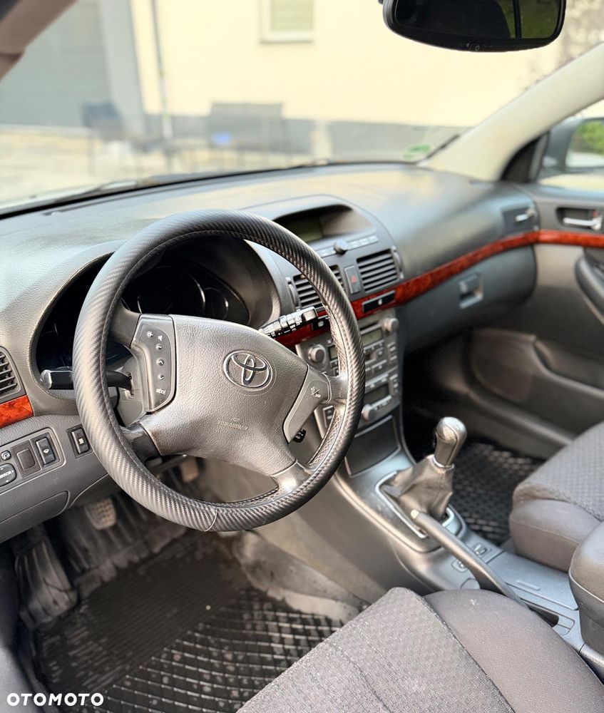 Toyota Avensis 2.0 D-4D Sol - 9