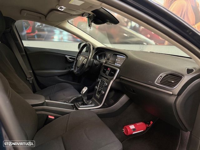Volvo V40 D2 Kinetic - 12