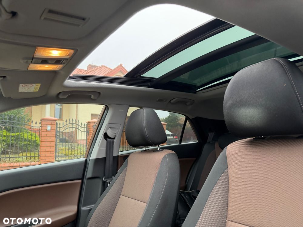 Hyundai i20 1.1 CRDi Intro Edition - 25