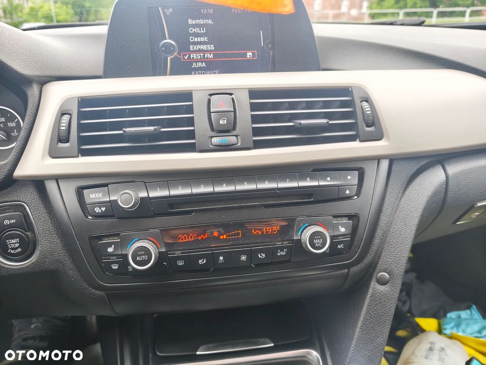 BMW Seria 3 318d - 19