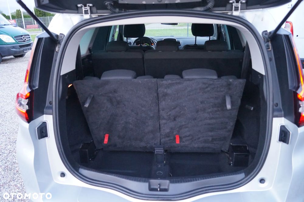 Renault Grand Scenic - 21