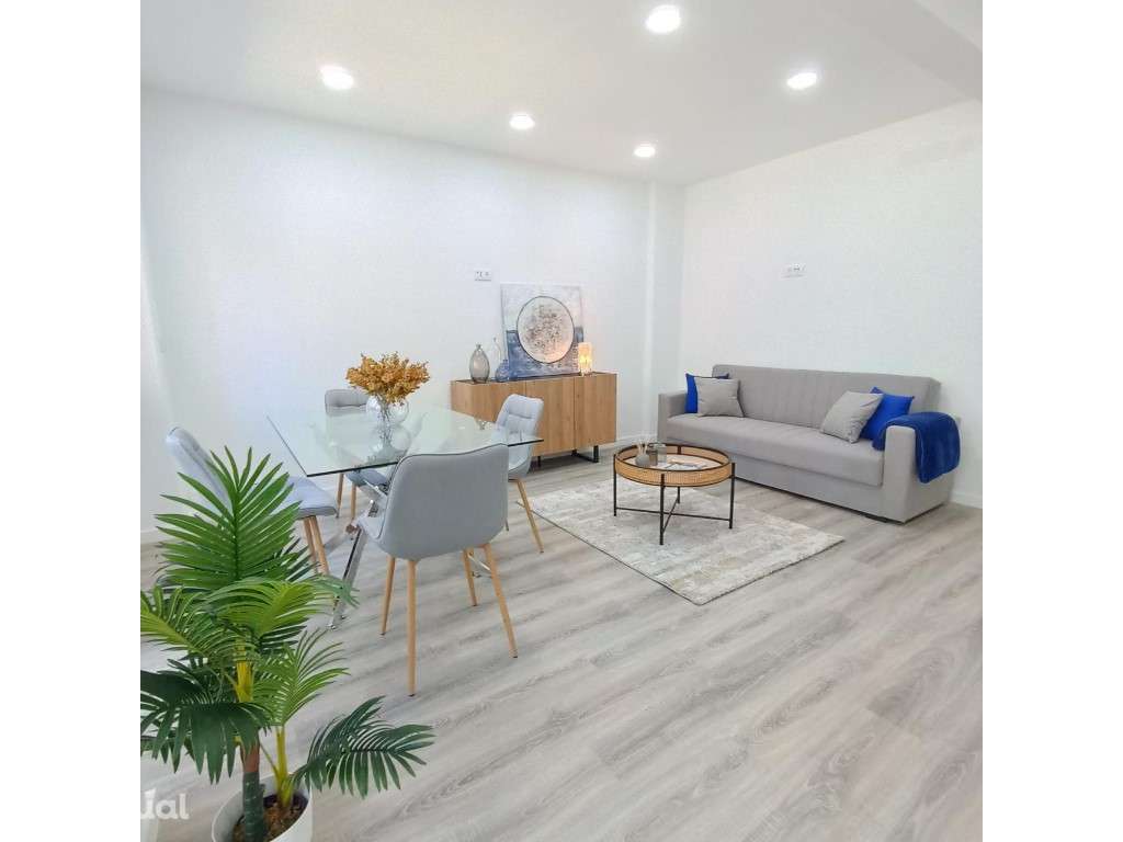 Apartamento T3 Remodelado com Excelentes Áreas - Benfica - Grande imagem: 2/19