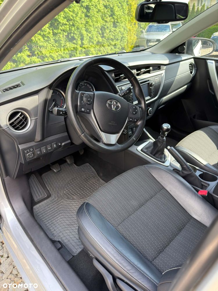 Toyota Auris 2.0 D-4D Prestige - 17