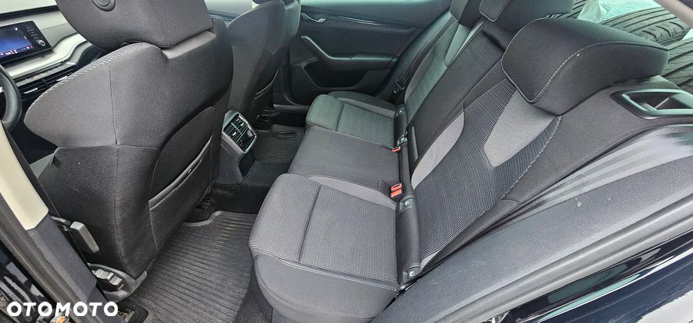 Skoda Octavia 2.0 TDI Ambition DSG - 14