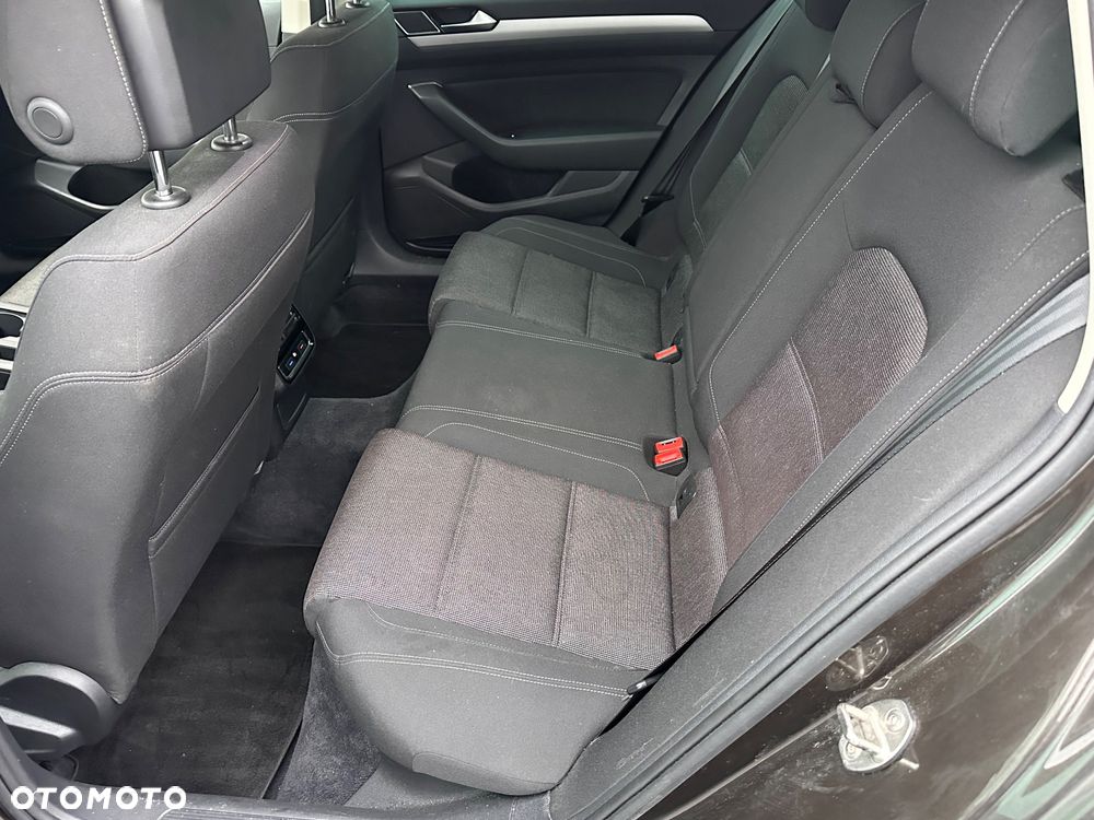Volkswagen Passat 2.0 TDI DSG (BlueMotion Technology) Trendline - 16