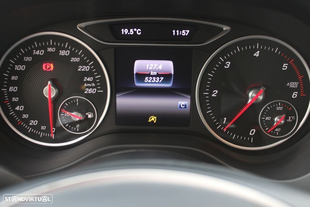 Mercedes-Benz A 180 d AMG Line - 17