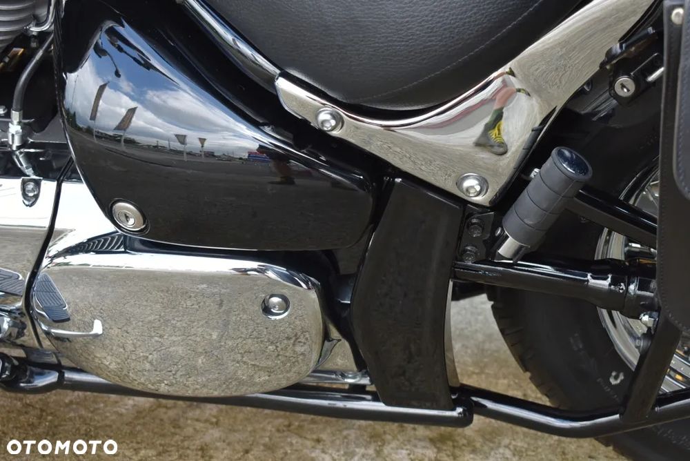 Suzuki Intruder - 19