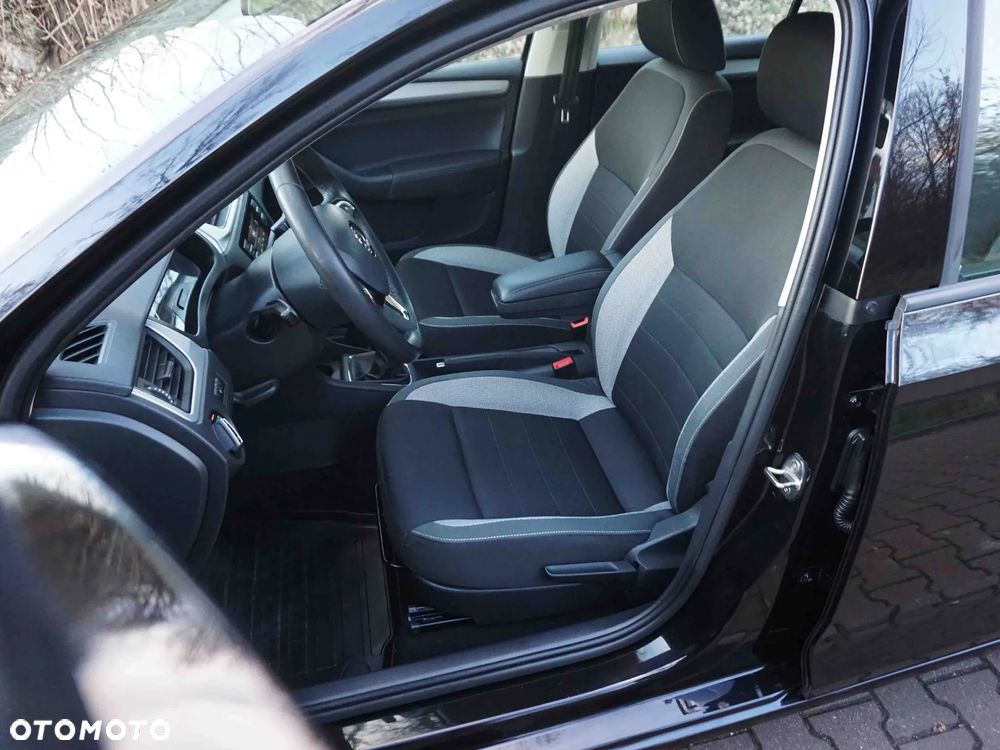 Skoda RAPID Spb 1.0 TSI Ambition - 21