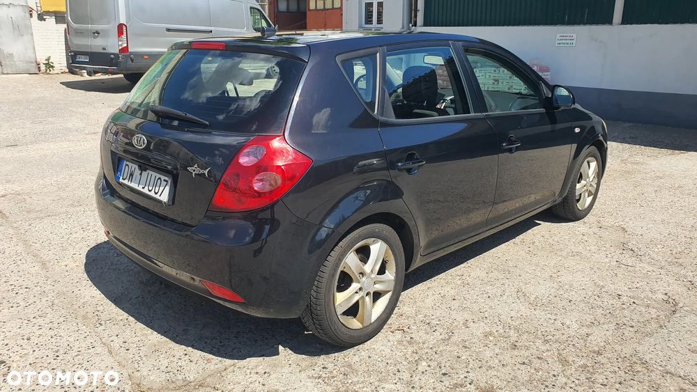Kia Ceed 1.6 Crdi Comfort - 4