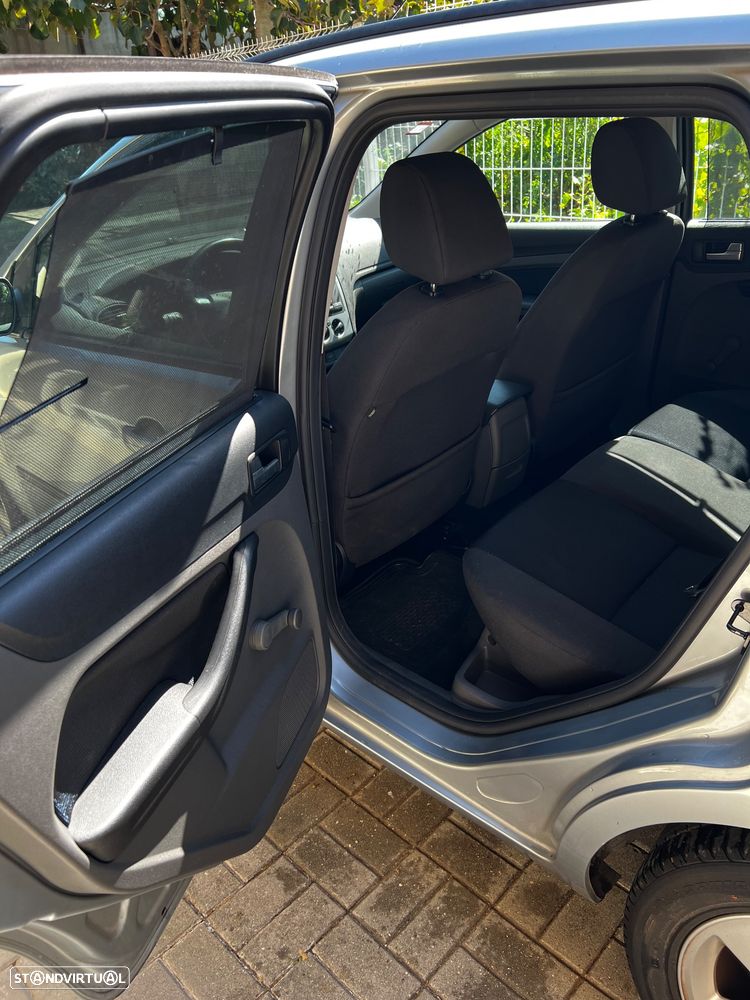 Ford Focus SW - 9