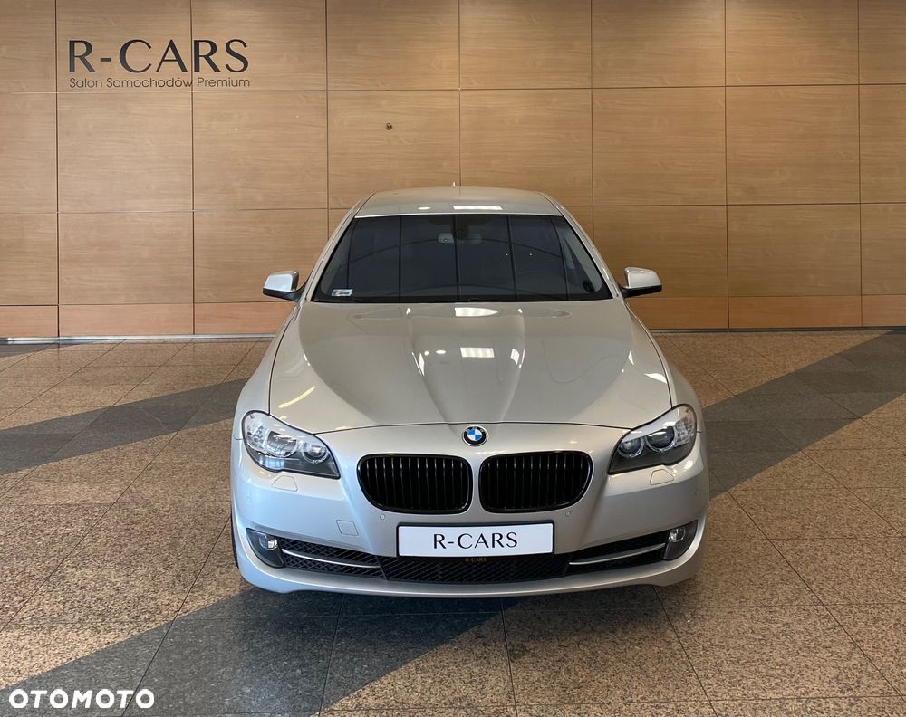 BMW Seria 5 523i Sport-Aut - 2