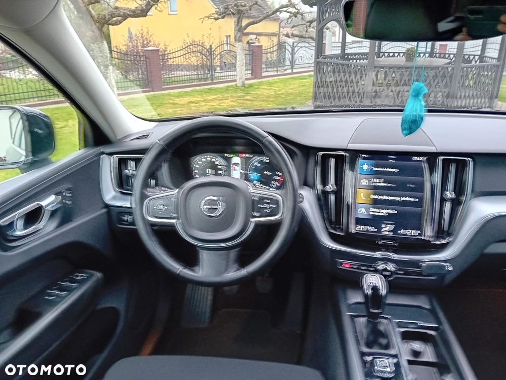 Volvo XC 60 D3 Momentum Pro - 19